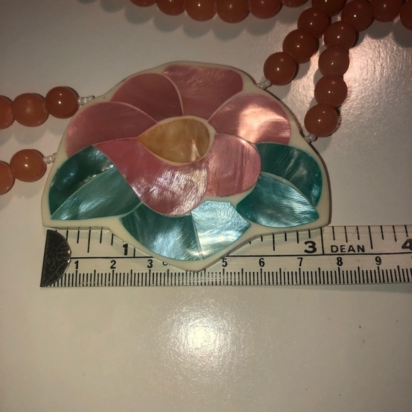 VTG Lee Sands MOP Inlay Lucite Beaded Floral Necklace & Earrings 24” & 1” - Picture 9 of 10